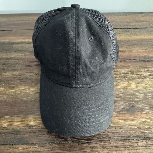 Outdoor Cap Black Mesh Women’s Trucker Hat - Picture 1 of 5